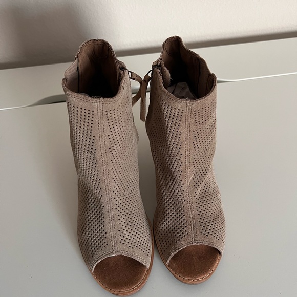 Tom’s Majorca Toe - Picture 2 of 3